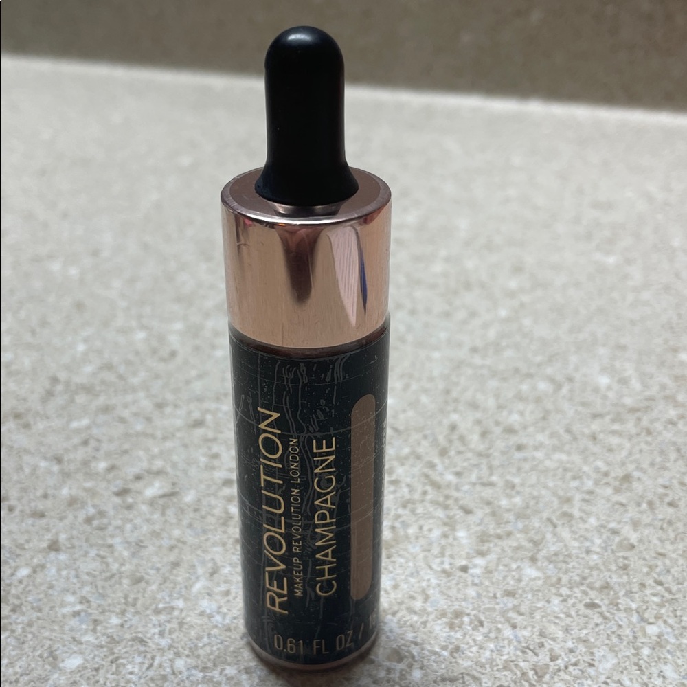 Revolution Champagne Glow Liquid Highlighter